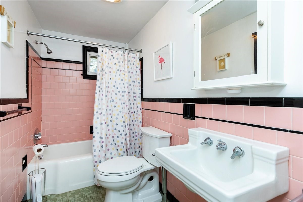 514 Pleasant St Property Photo 26