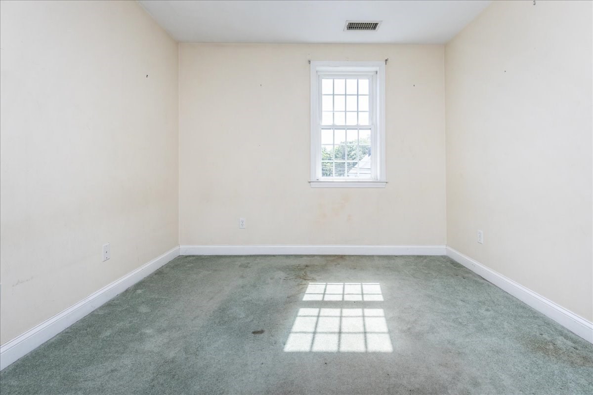 514 Pleasant St Property Photo 30