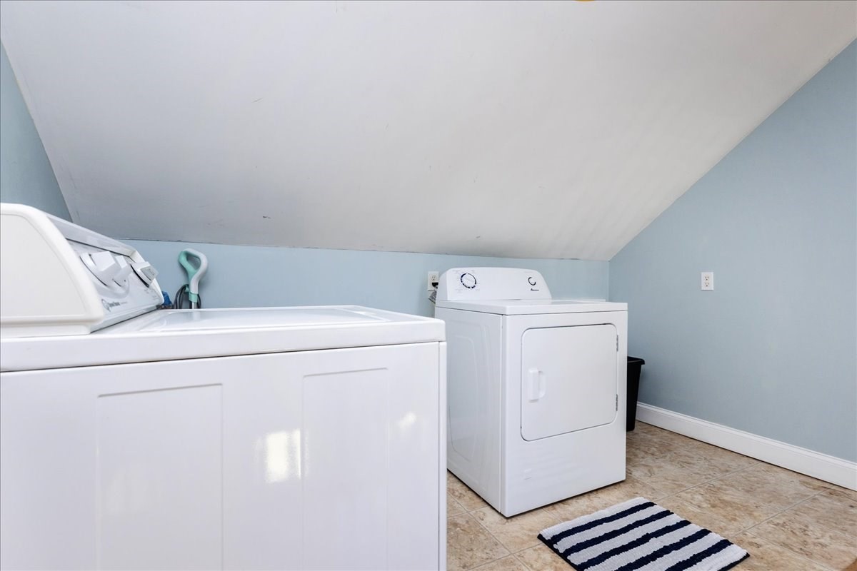 514 Pleasant St Property Photo 32