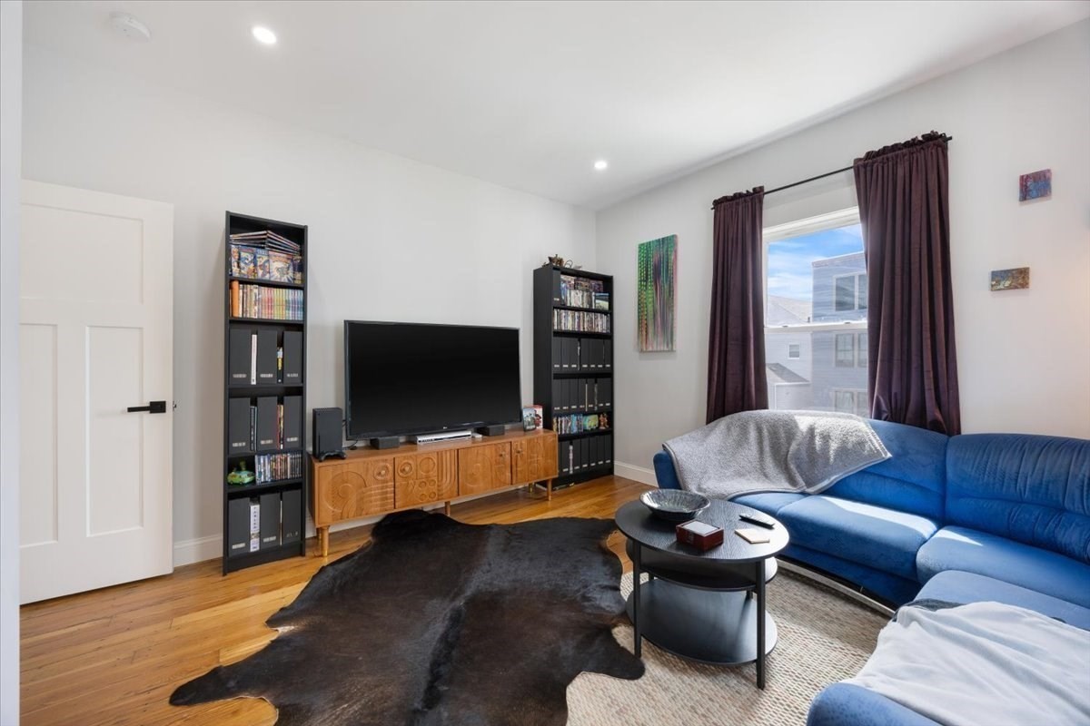 46 Addison St # 2 Property Photo 12