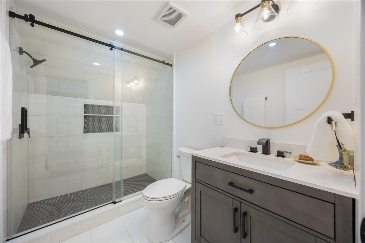 46 Addison St # 2 Property Photo 14