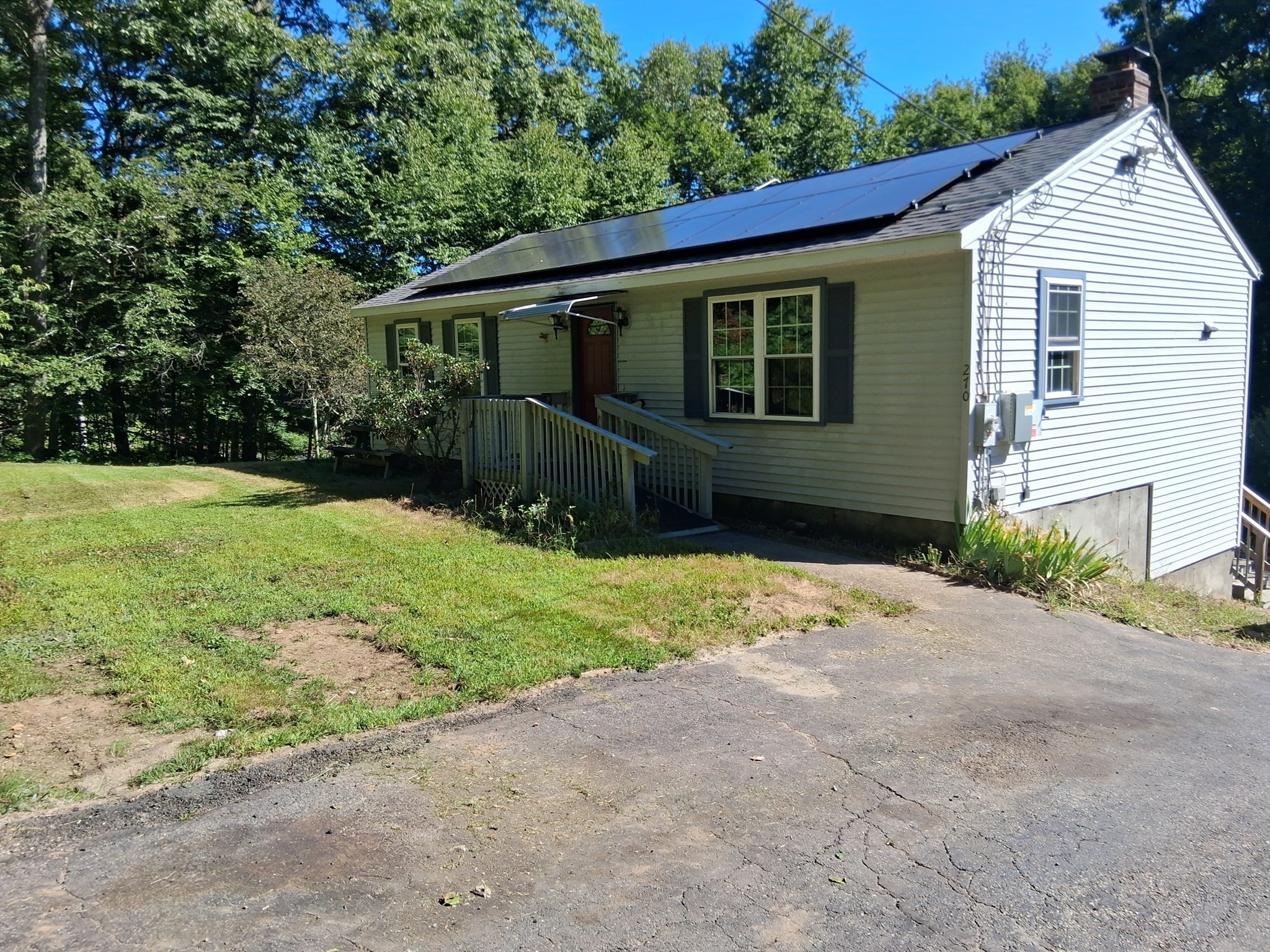 270 Ash St Property Photo 1