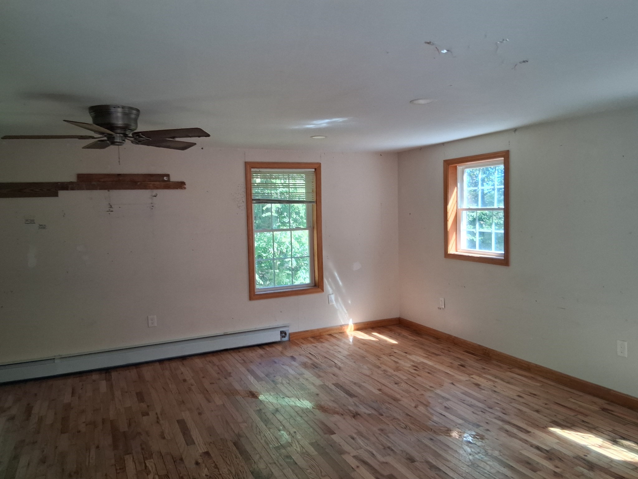 270 Ash St Property Photo 5