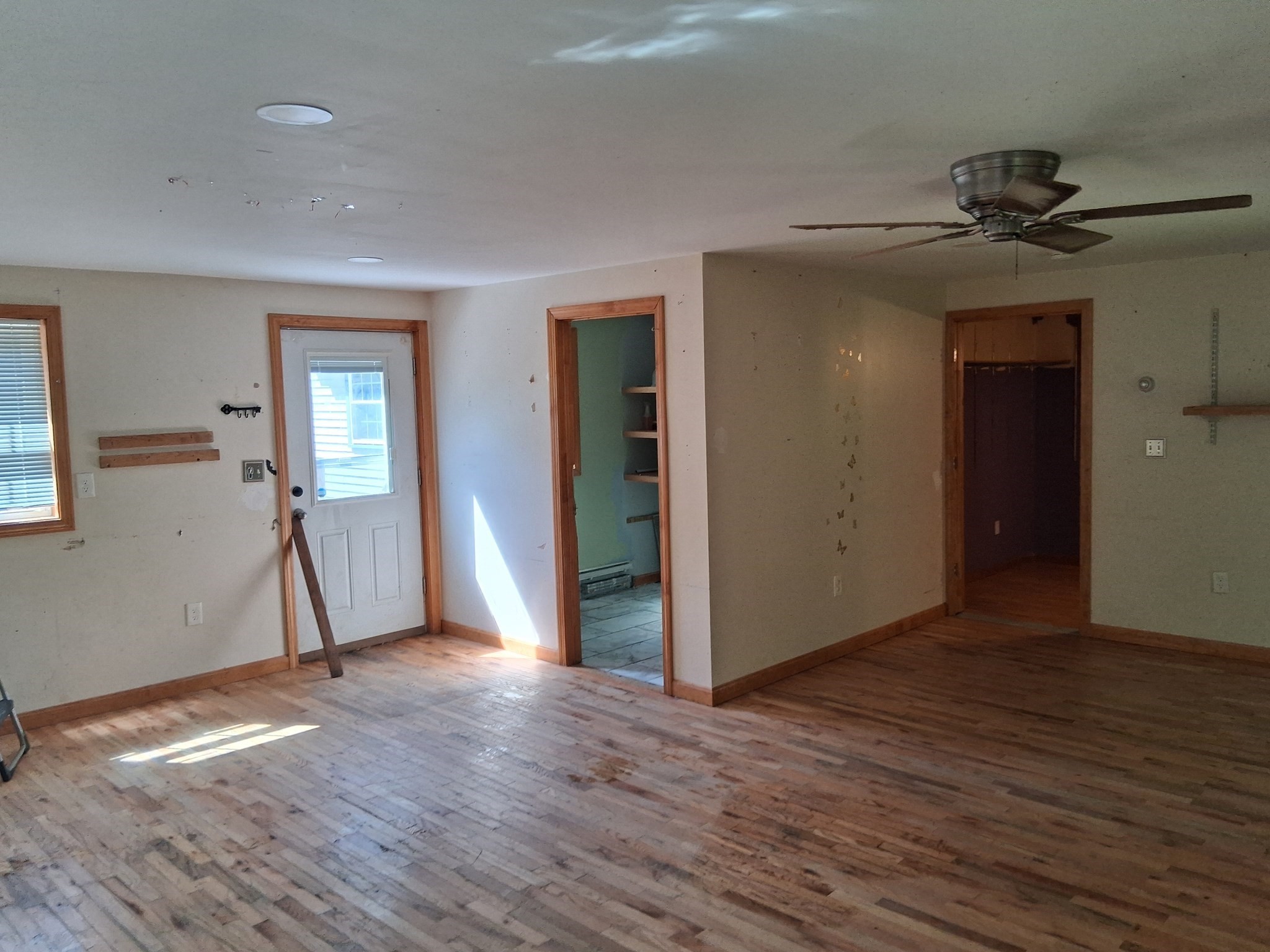 270 Ash St Property Photo 6