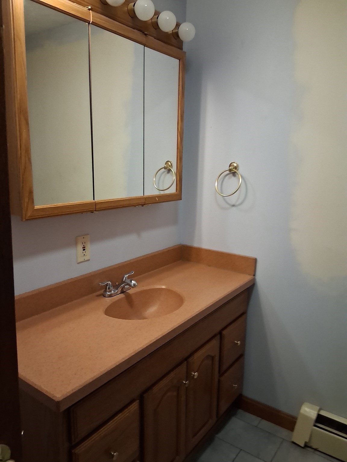 270 Ash St Property Photo 11