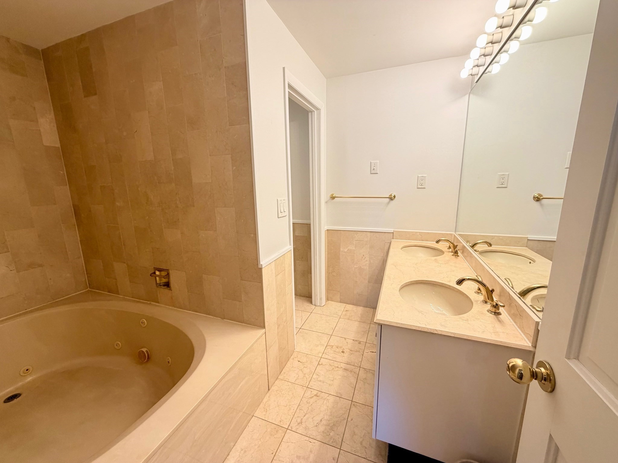 1001 Marina Dr # 705 Property Photo 11