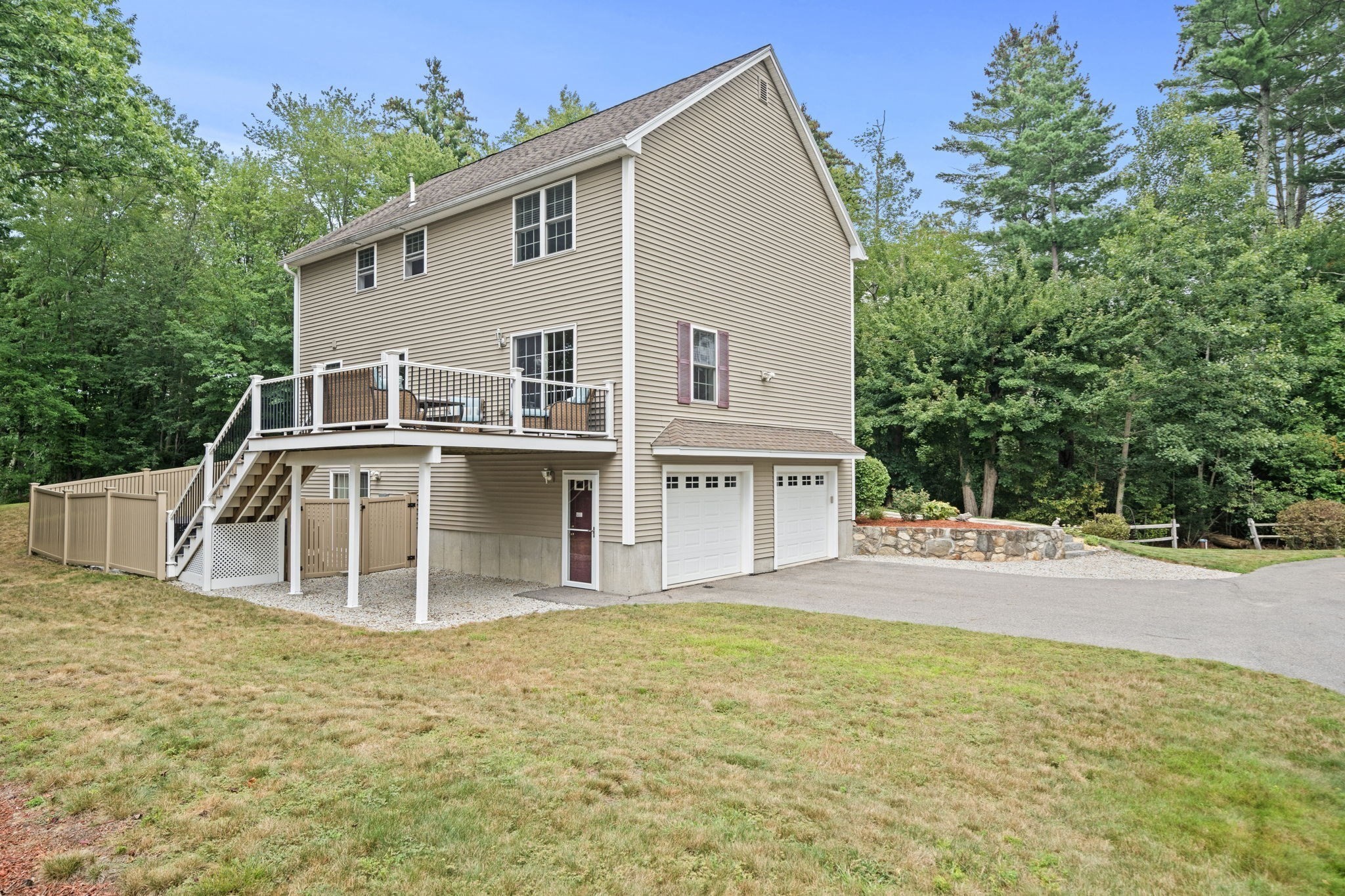11 Village Ln Property Photo 25