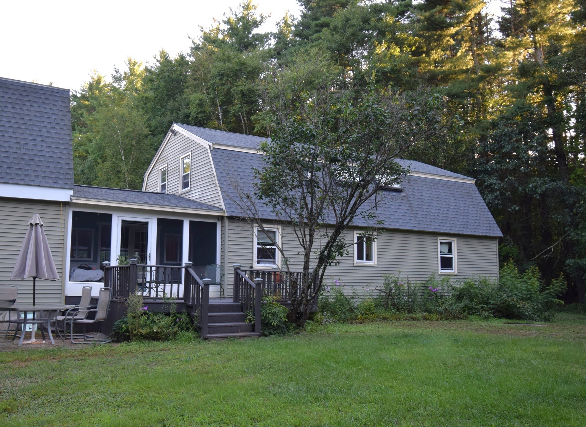287 Middle Road Property Photo 31