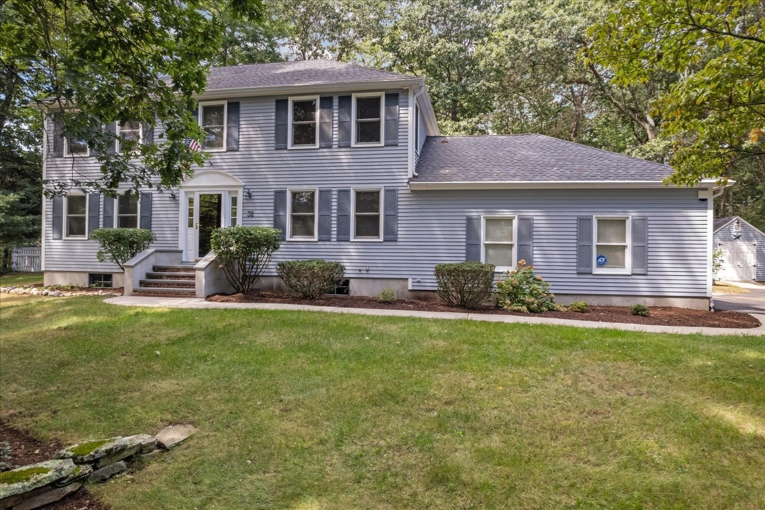 32 Maple St