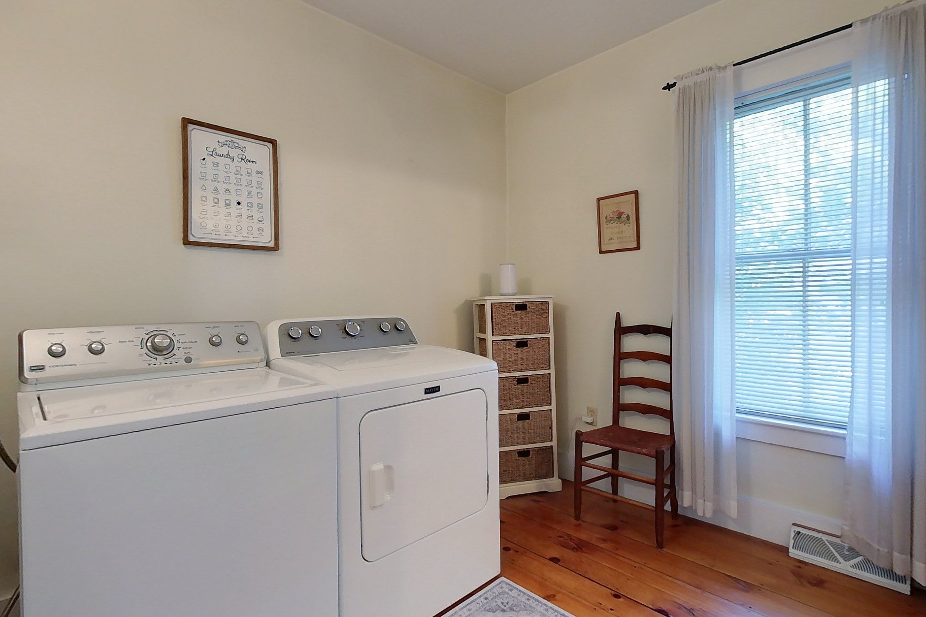 25 Prospect St Property Photo 14