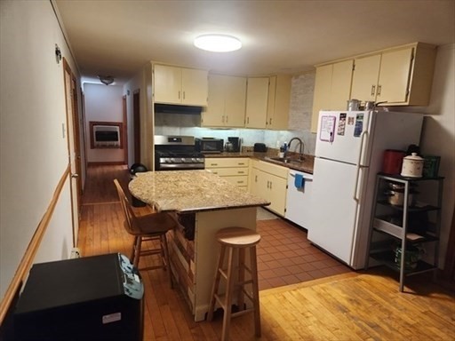 75 Dale Ave Property Photo 6