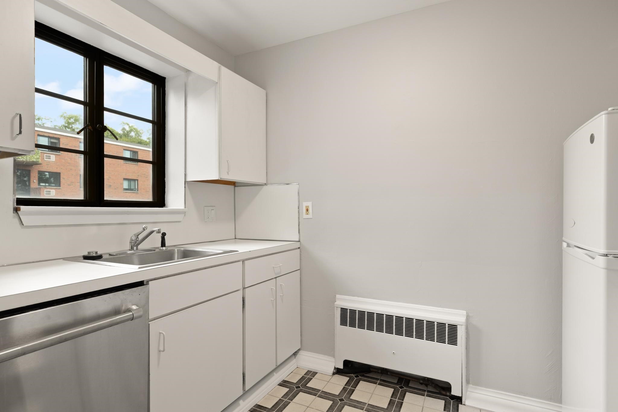 75 Strathmore Rd # 6a Property Photo 8