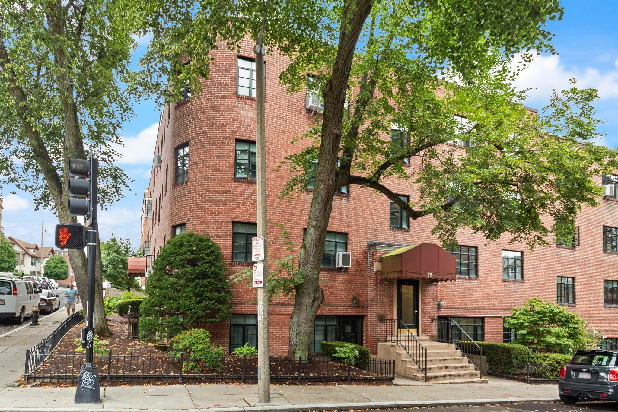 75 Strathmore Rd # 6a Property Photo 11