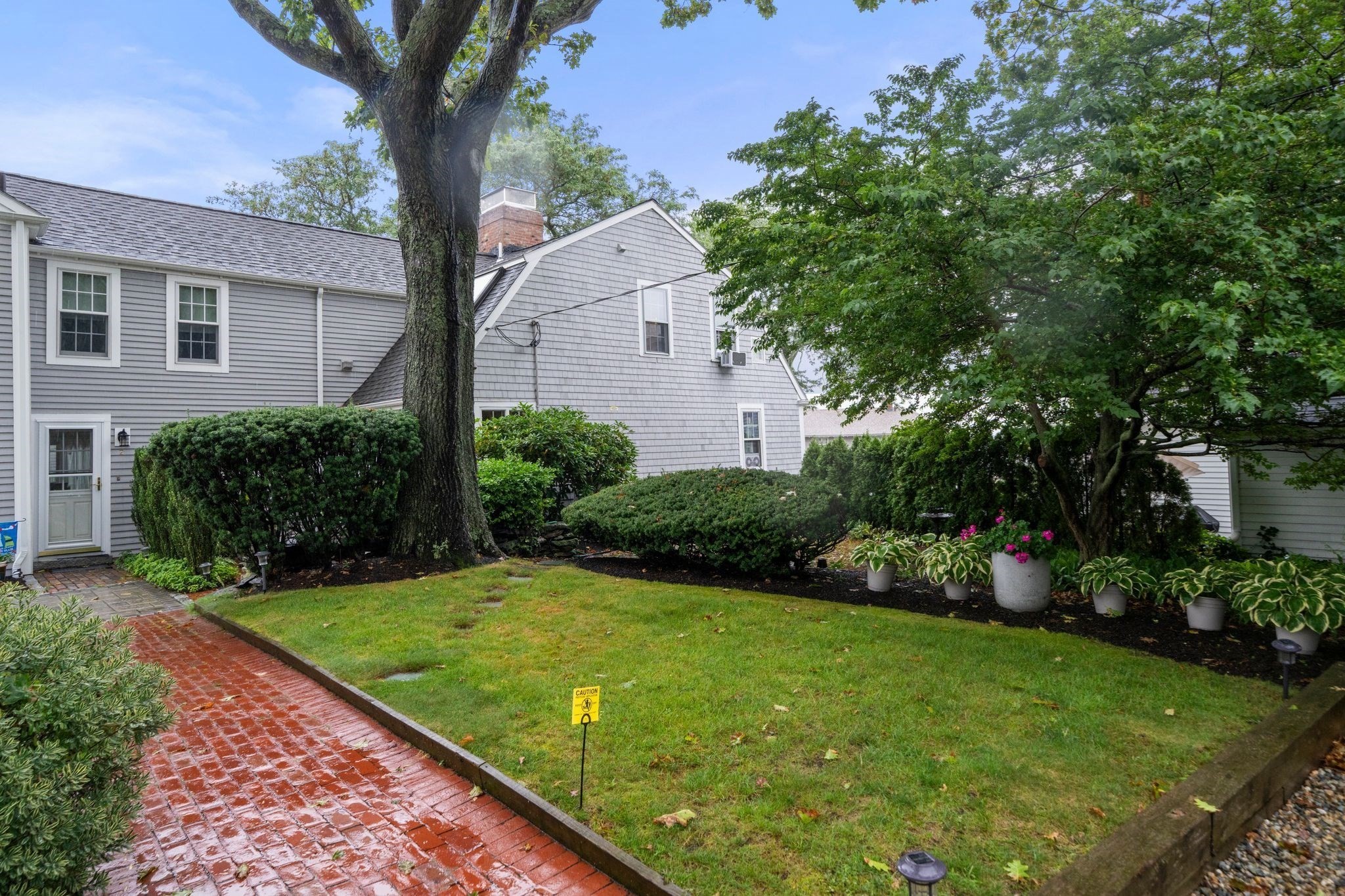 4 Stephens Lane # D Property Photo 4