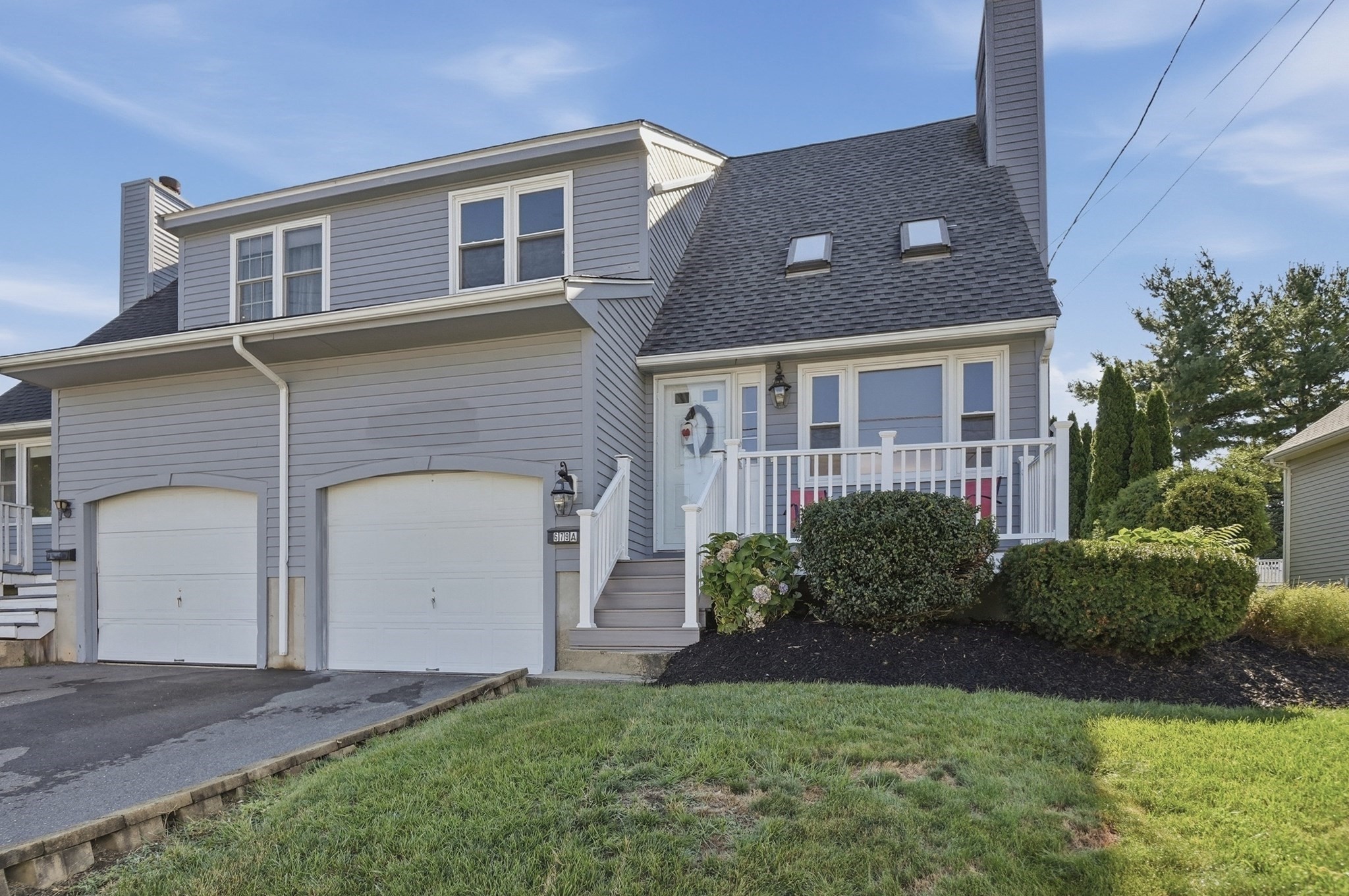 679-A Burncoat Street Property Photo 1