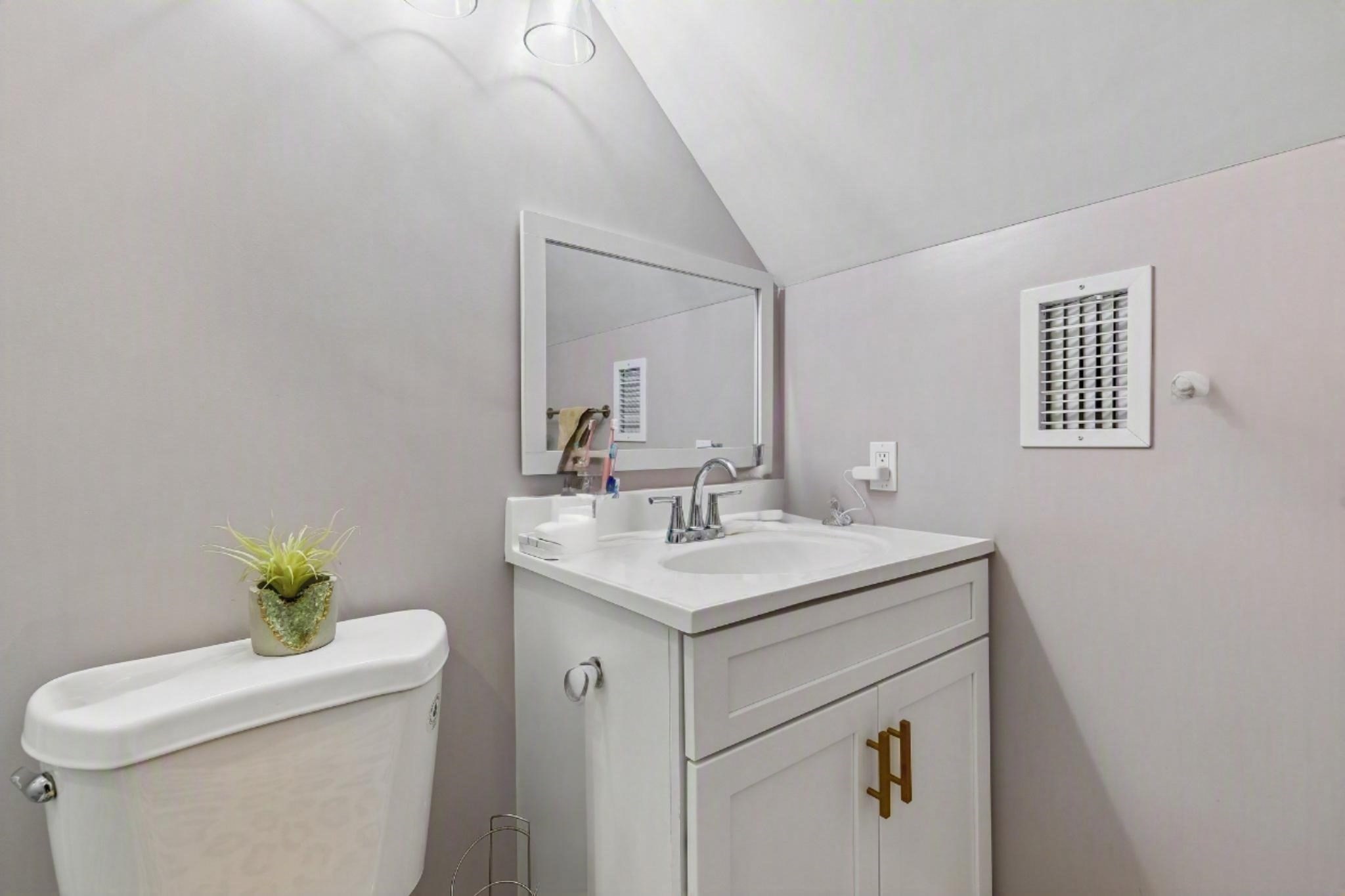 41 Union St # A Property Photo 9