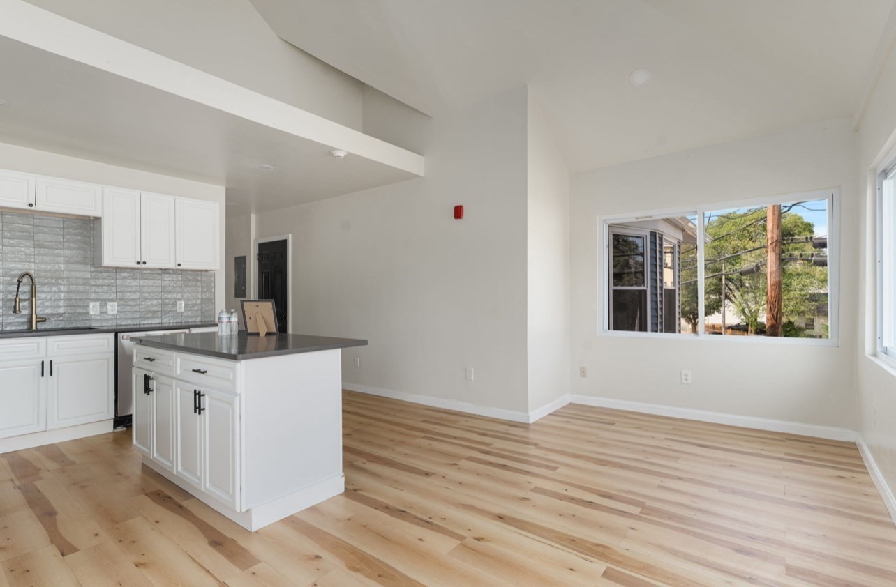458-460 Smithfield Ave Property Photo 2