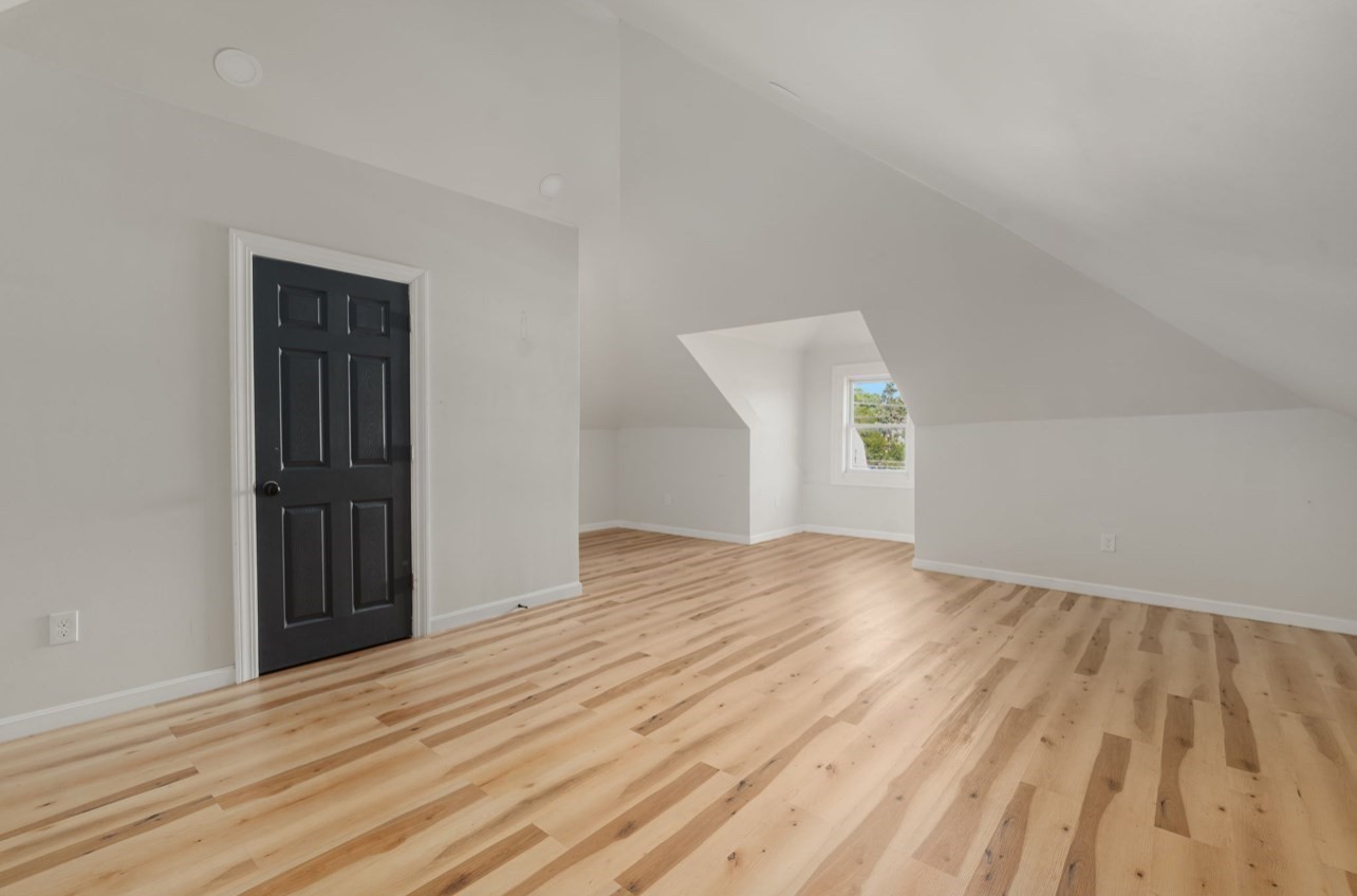 458-460 Smithfield Ave Property Photo 12