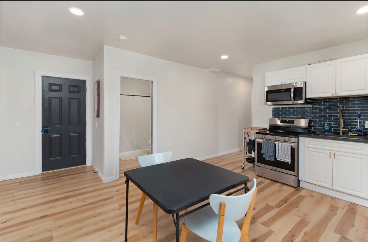 458-460 Smithfield Ave Property Photo 32
