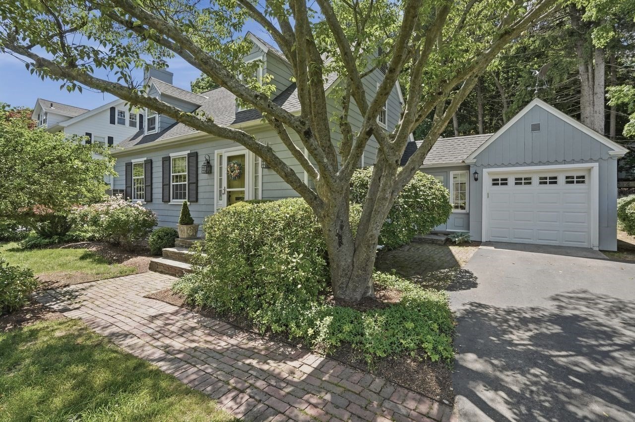143 Richmond Avenue Property Photo 1