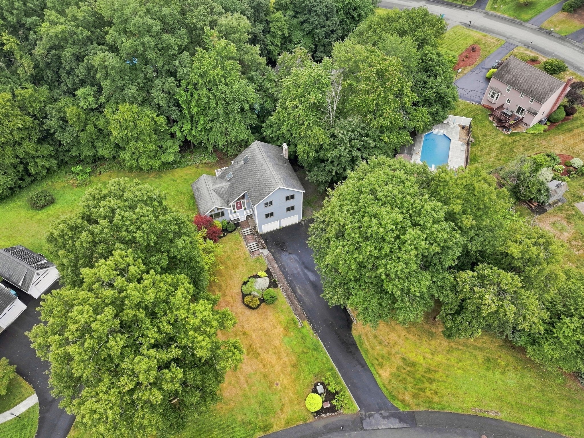 1 Utica Dr Property Photo 3