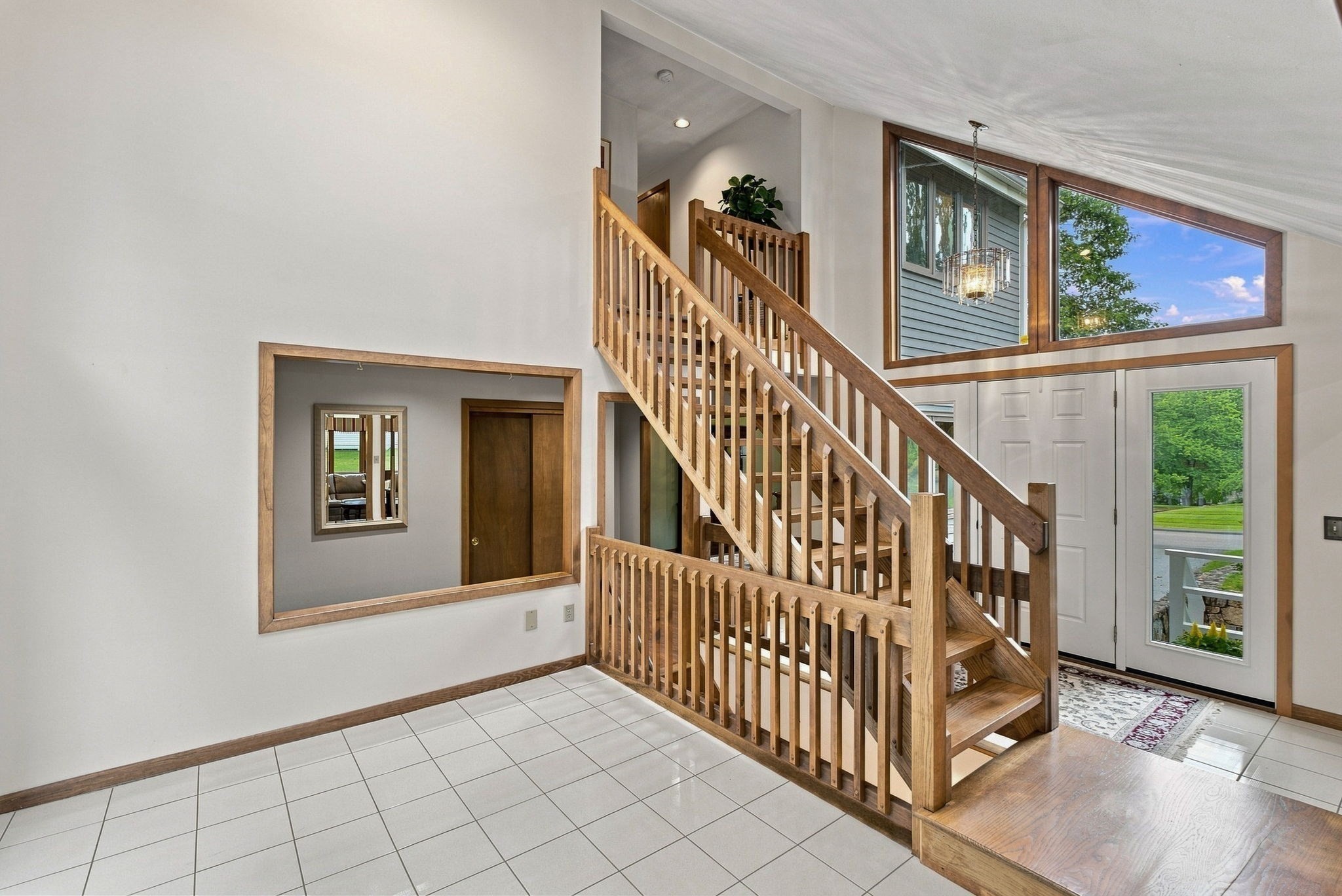 1 Utica Dr Property Photo 9