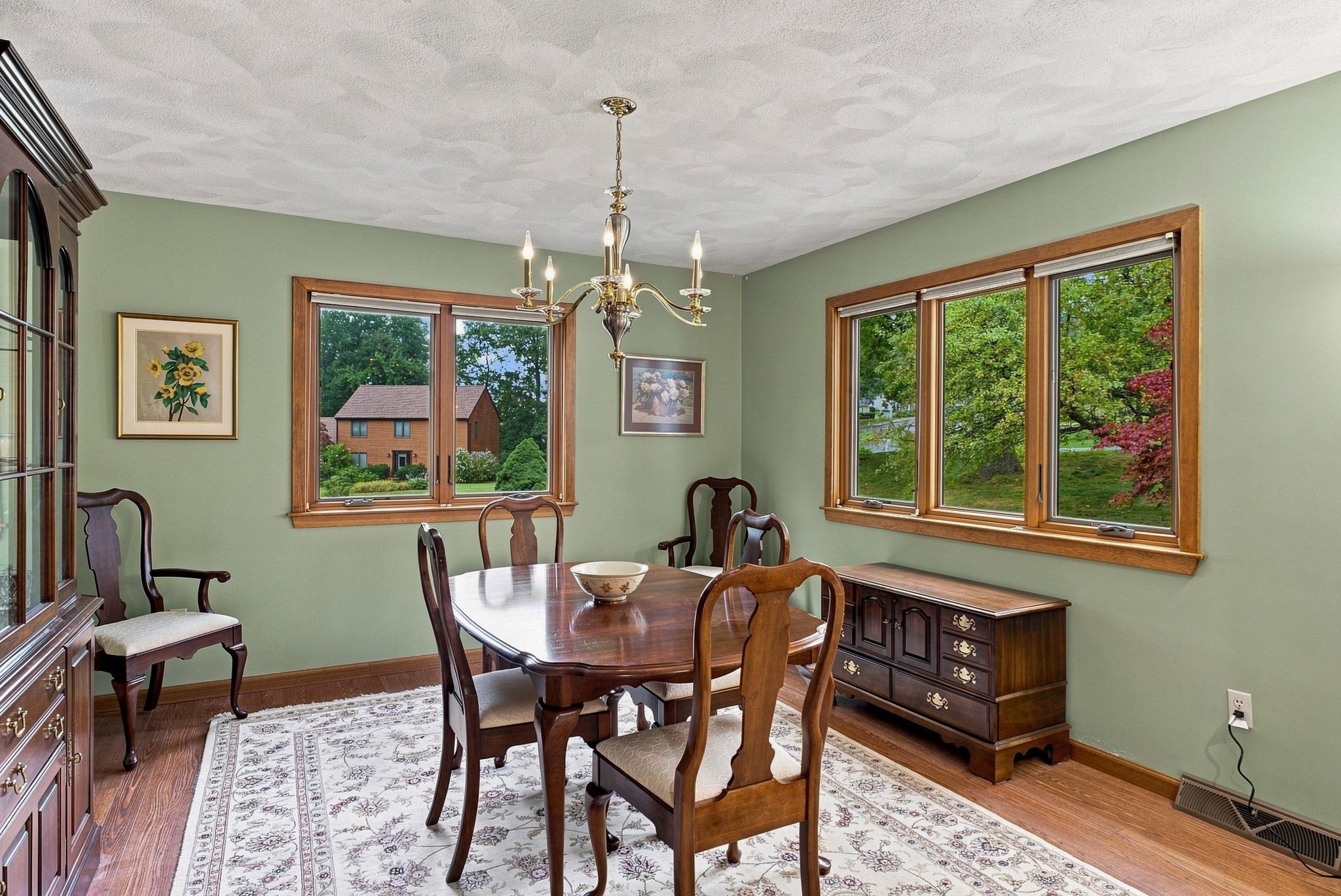 1 Utica Dr Property Photo 12