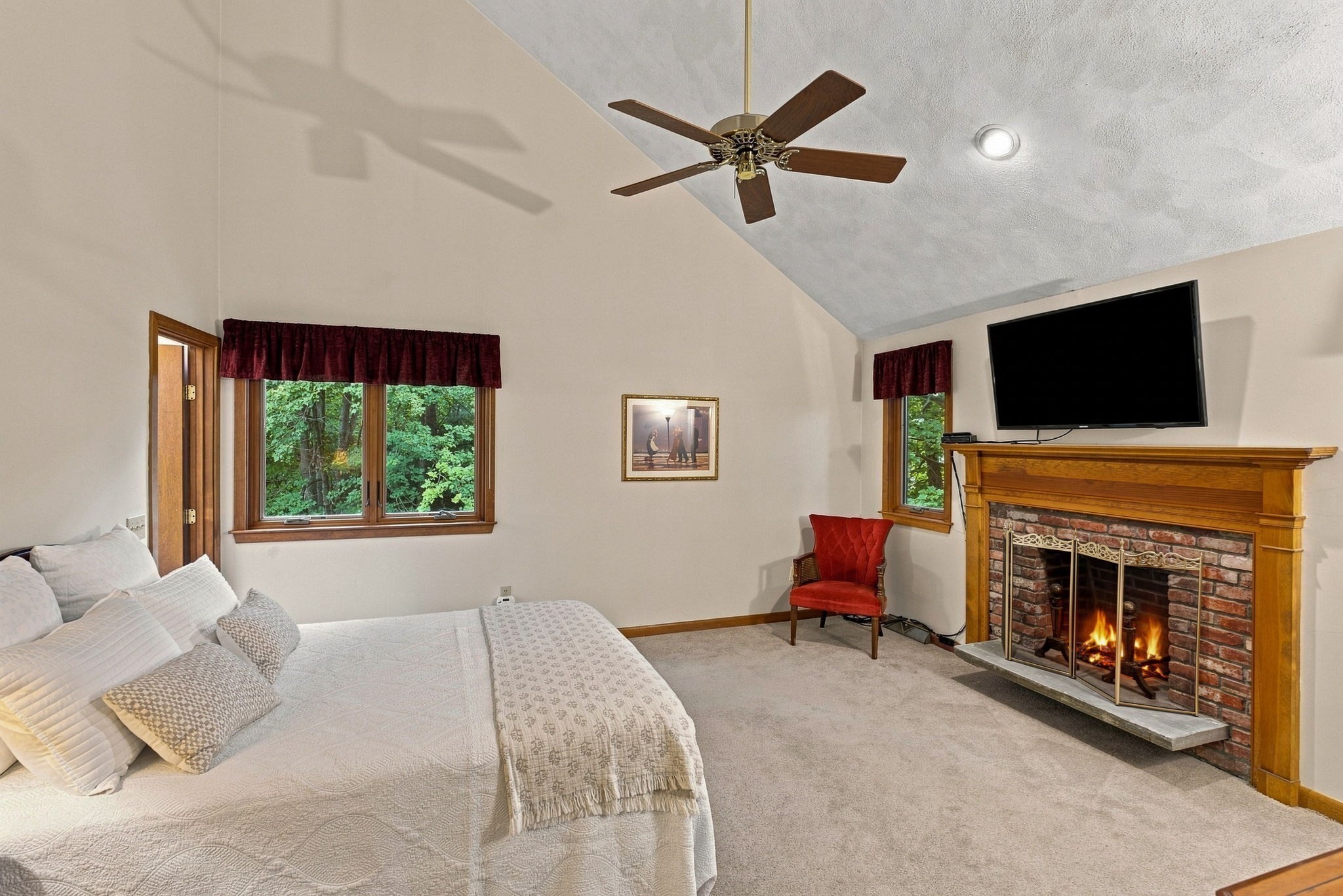 1 Utica Dr Property Photo 23