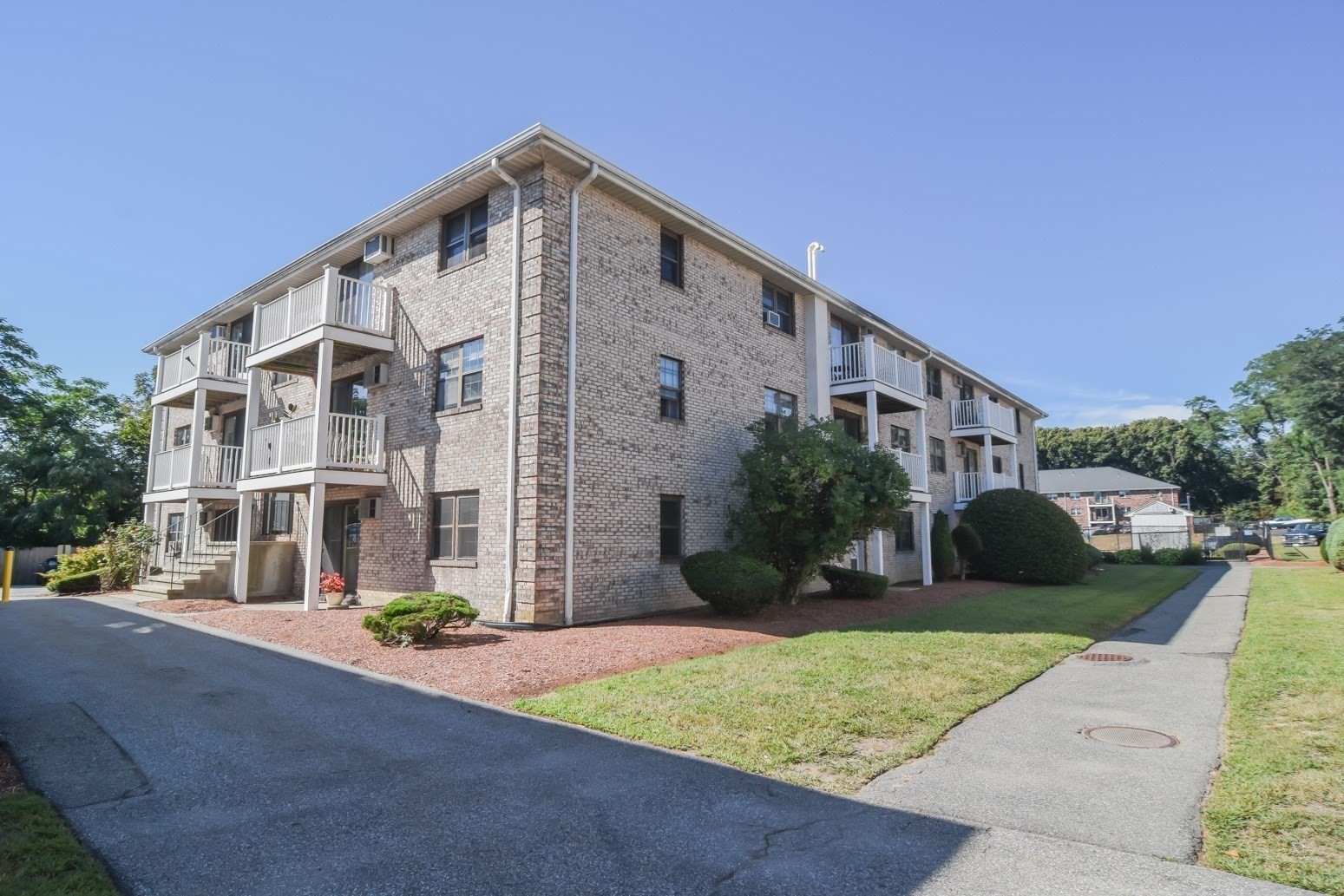 8 Kenmar Drive # 55 Property Photo 7