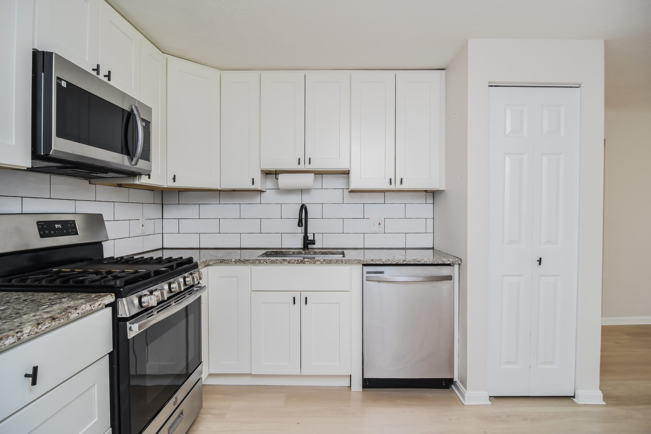 8 Kenmar Drive # 55 Property Photo 8