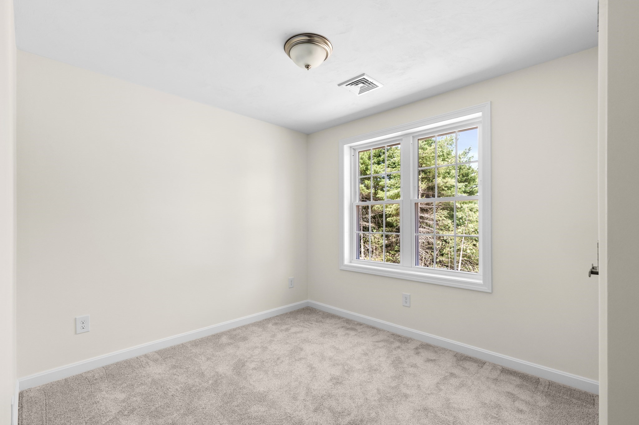 8 Bumblebee Dr. Property Photo 24