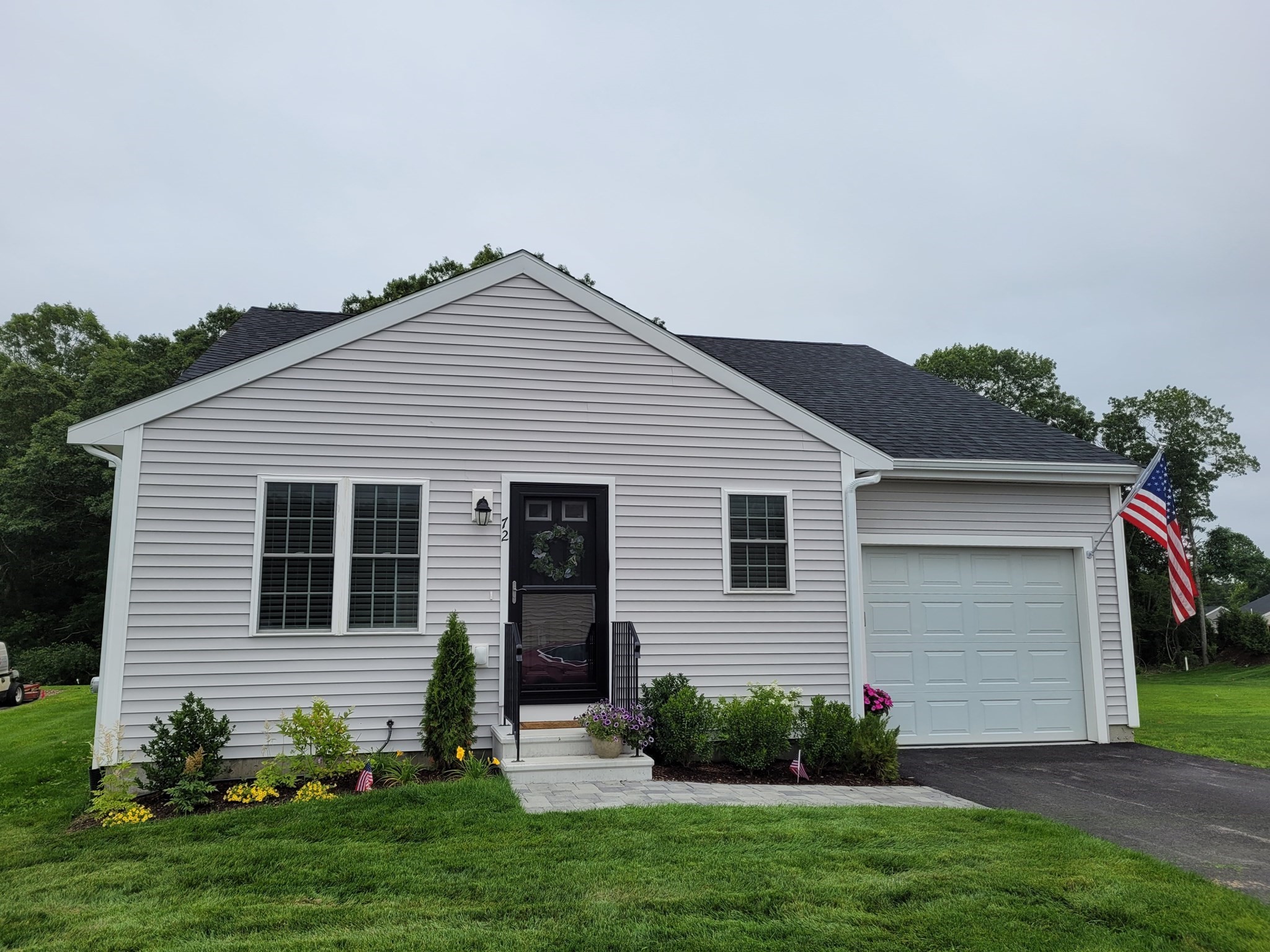 23 Bumblebee Dr. Property Photo 1