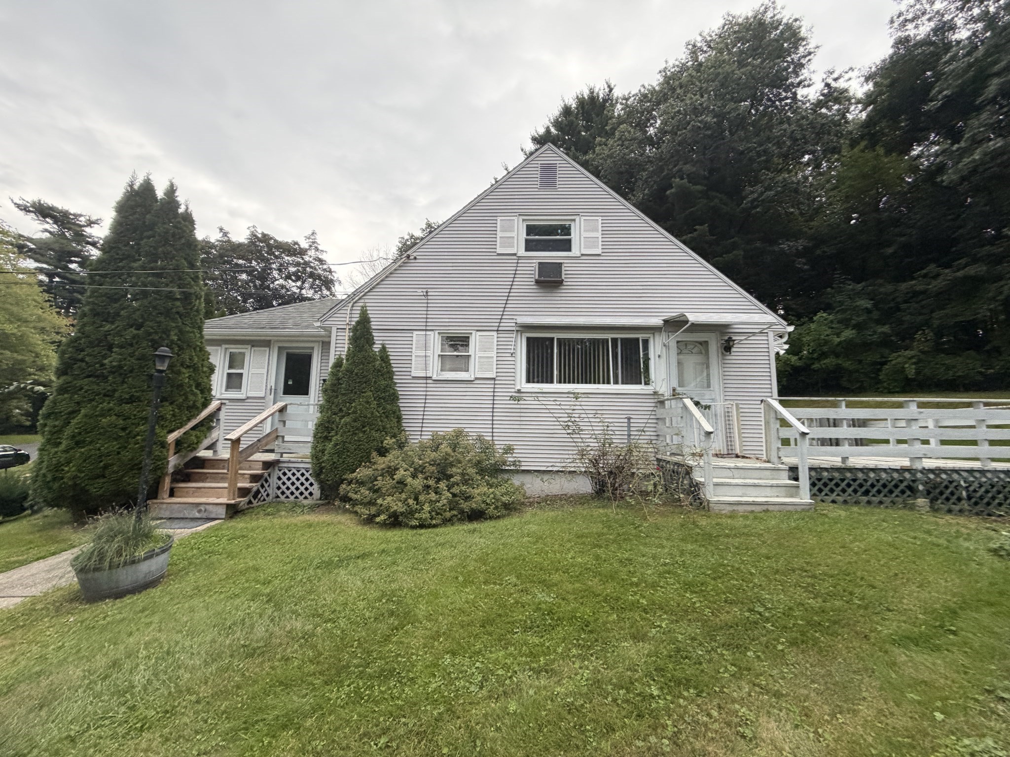 433 Gifford Street Property Photo 2