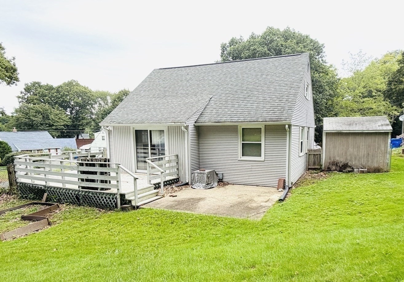 433 Gifford Street Property Photo 4