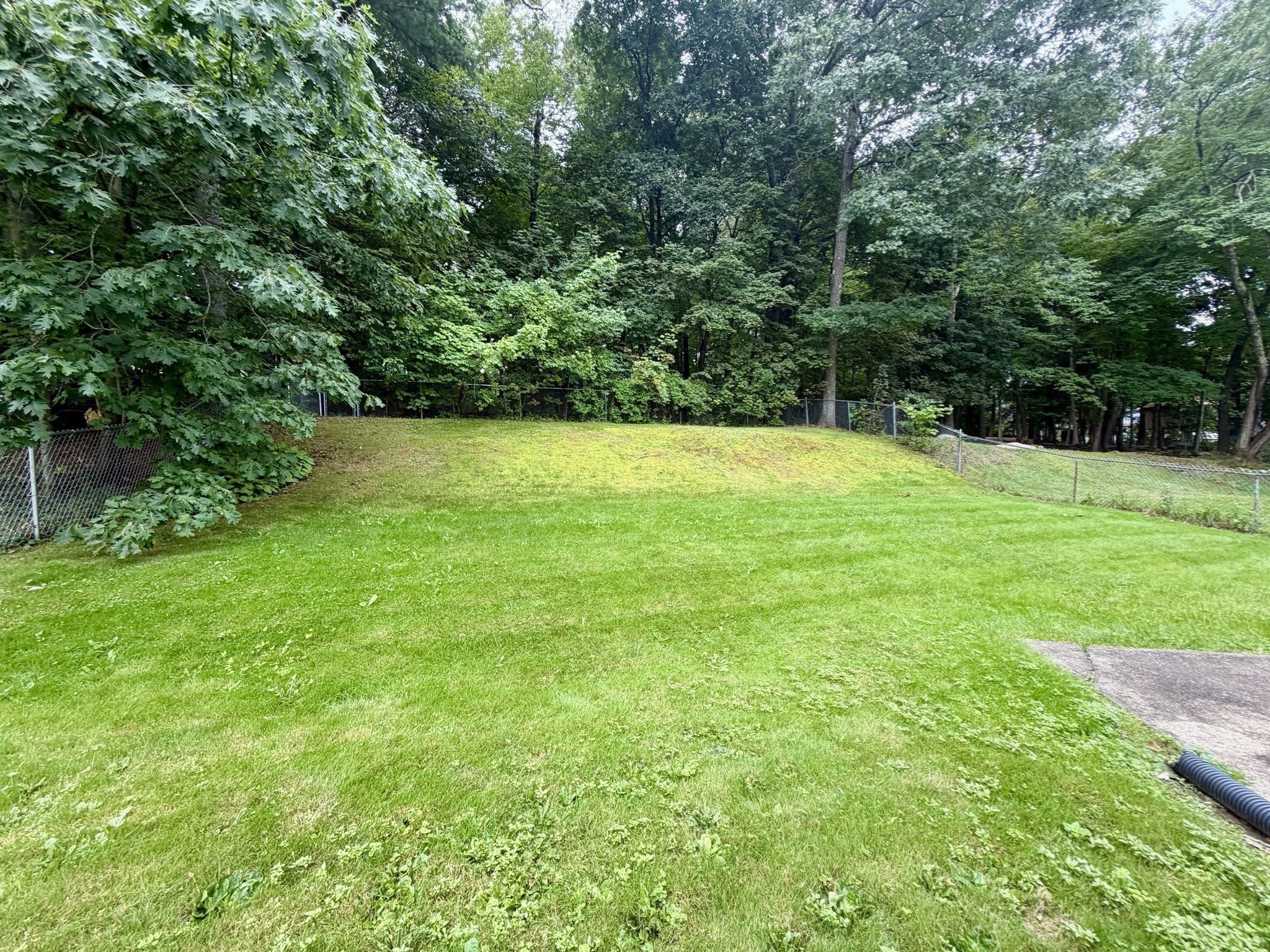 433 Gifford Street Property Photo 6