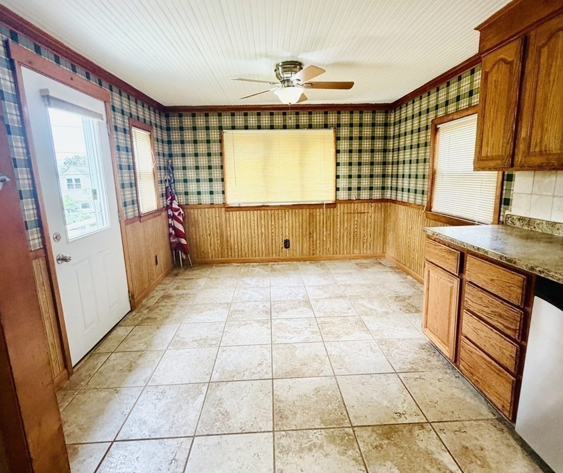 433 Gifford Street Property Photo 8