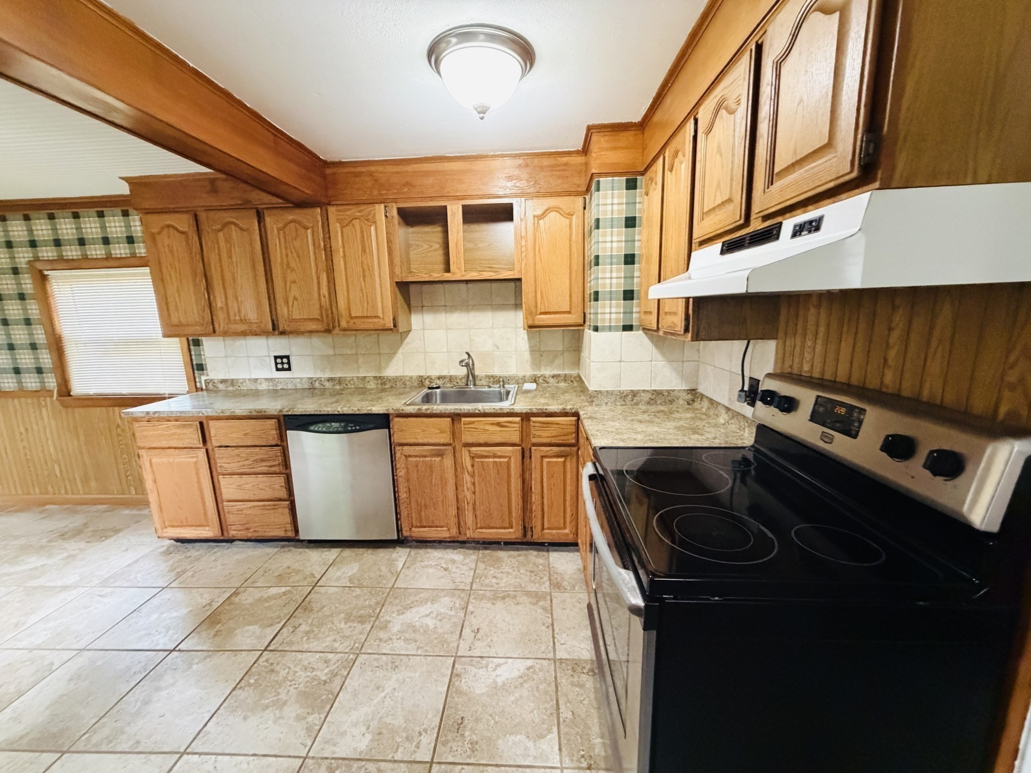 433 Gifford Street Property Photo 10