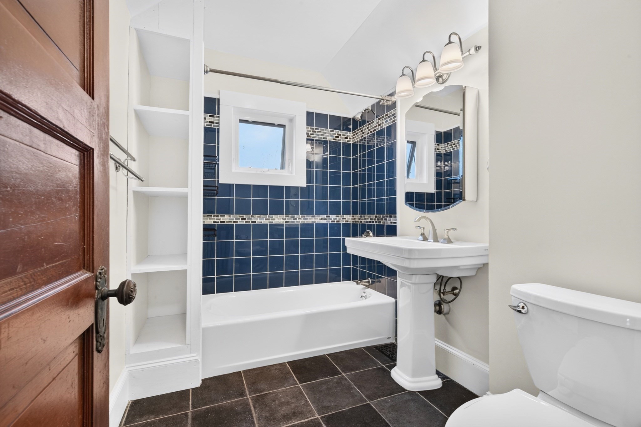 45 Edwin St # 2 Property Photo 14