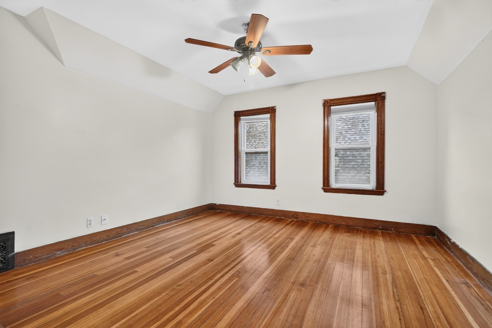 45 Edwin St # 2 Property Photo 17