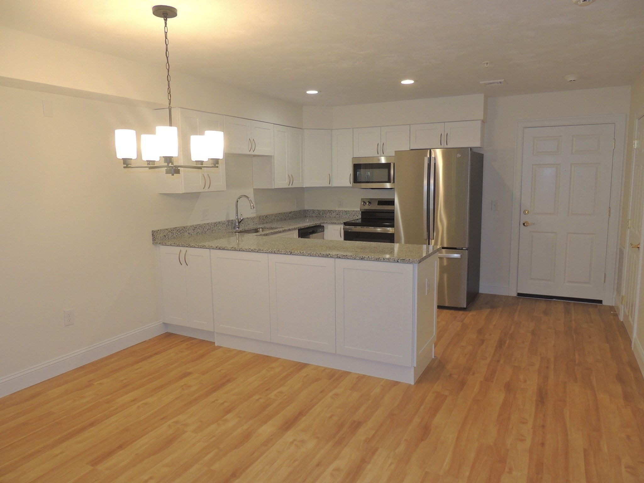 28 Greenleaves Drive # 815 Property Photo 4