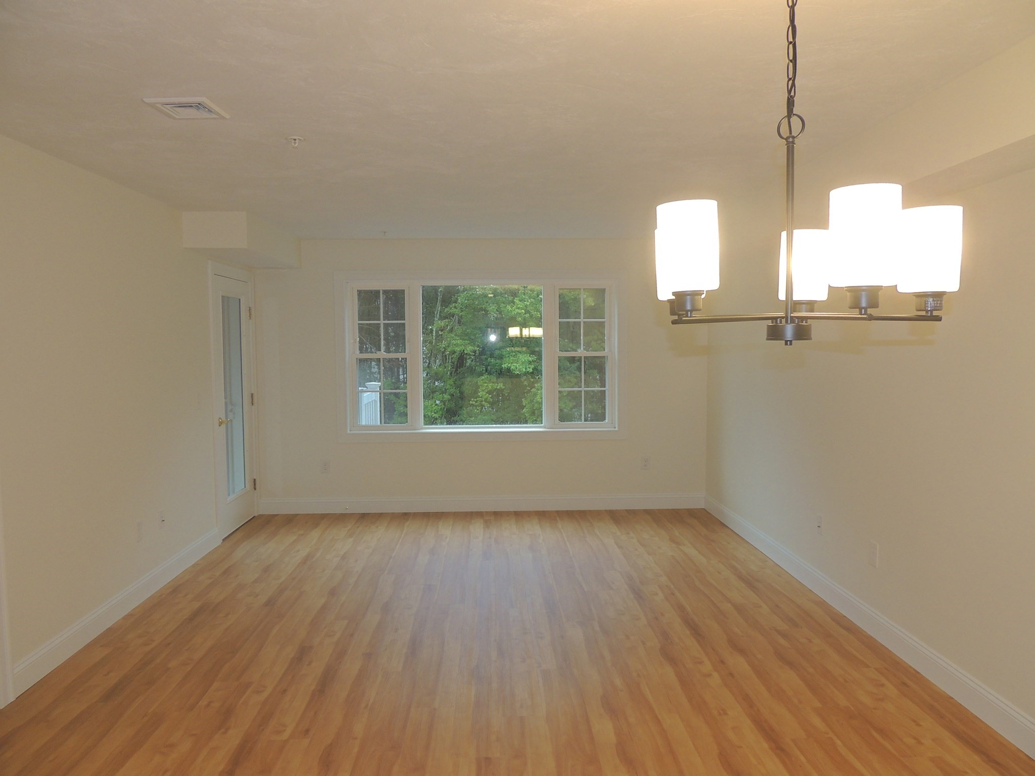 28 Greenleaves Drive # 815 Property Photo 6