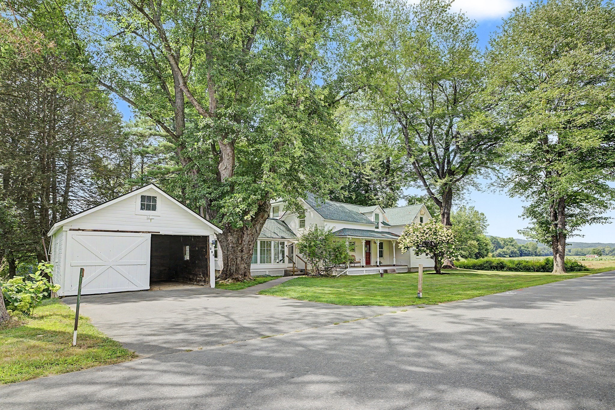 293 Meadow Rd Property Photo 4