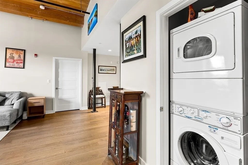 130 John St # 459 Property Photo 4