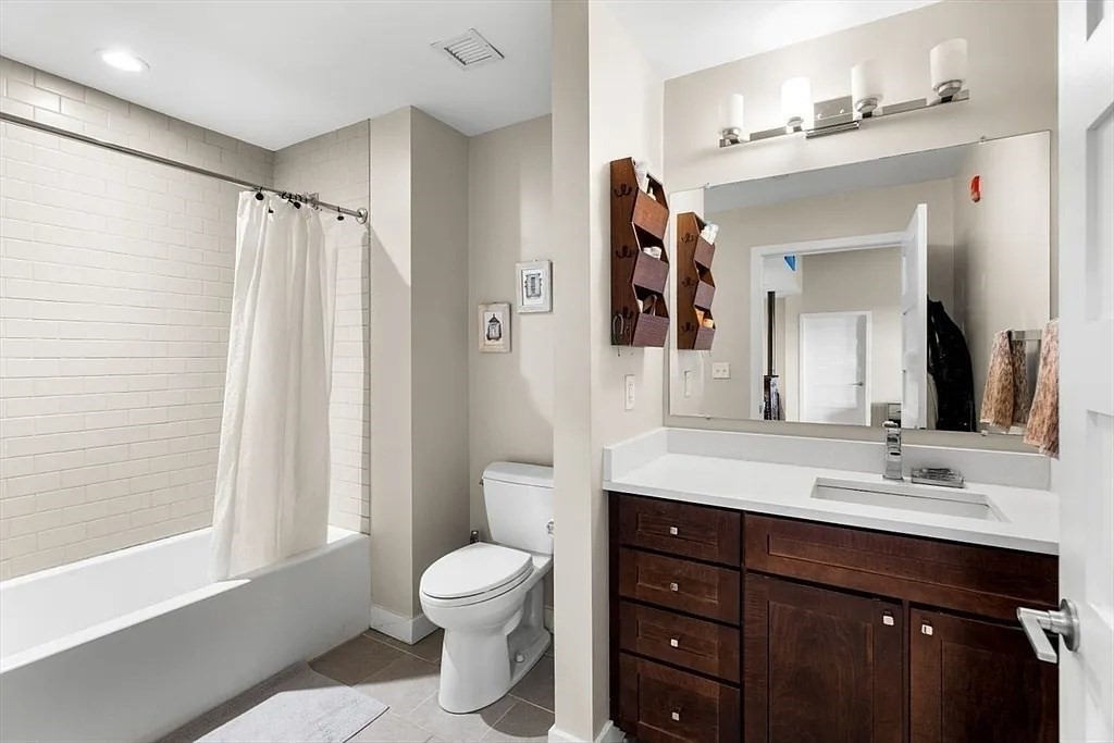 130 John St # 459 Property Photo 6