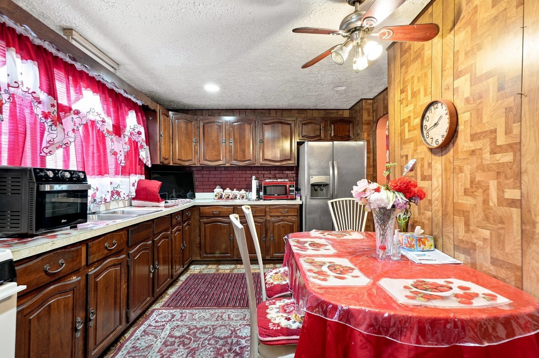75 Woodrow Avenue Property Photo 6
