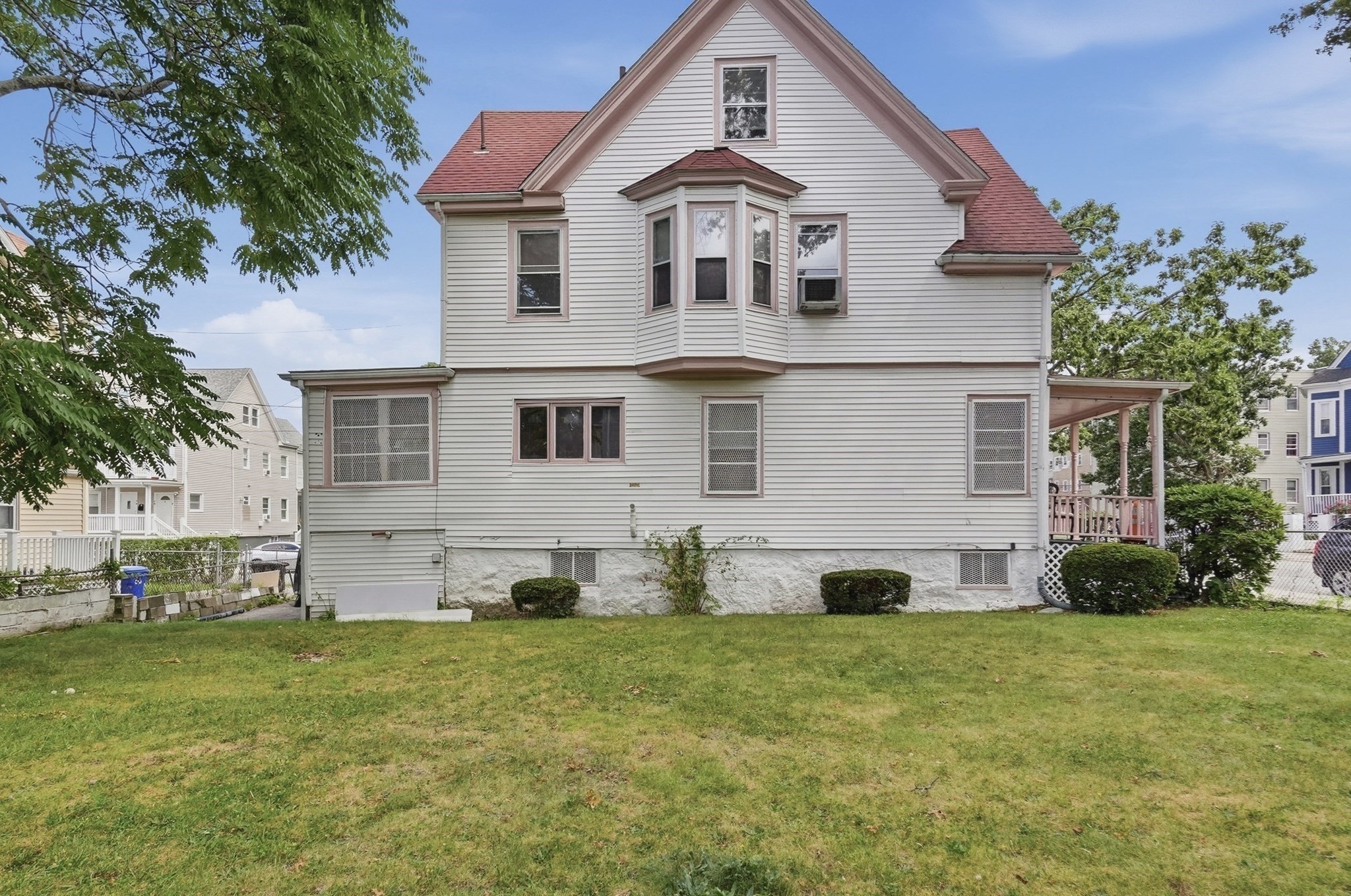 75 Woodrow Avenue Property Photo 36