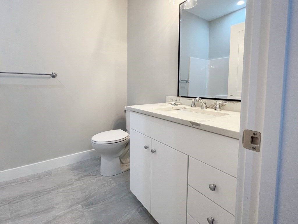 80 Bridge St # 305 Property Photo 16