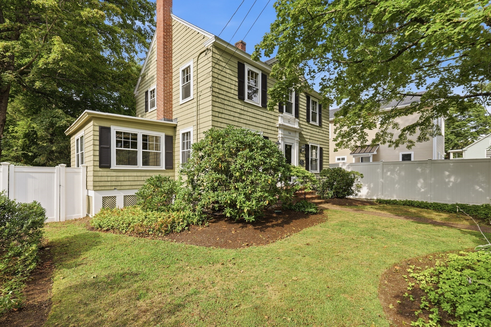 74 Chestnut St Property Photo 4