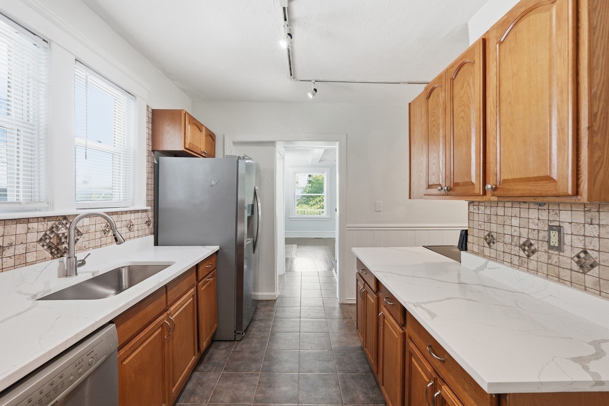 14 Saint Elmo Road Property Photo 11