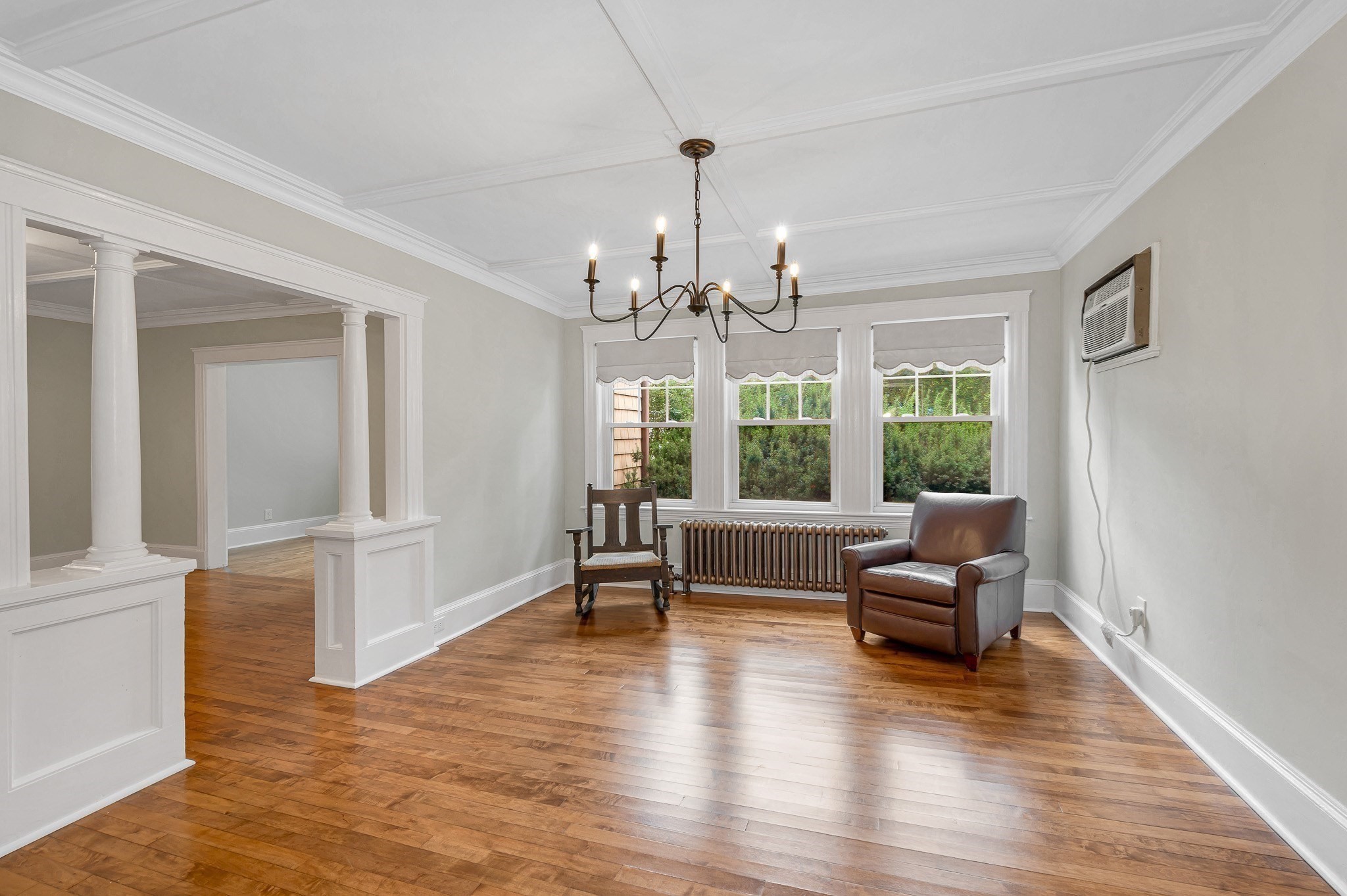 30 Woodrow Ave Property Photo 4